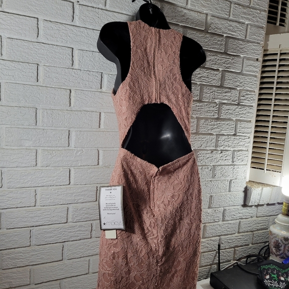 Citi Studio Dress  -- ITEM # 20 - Picture 2 of 9